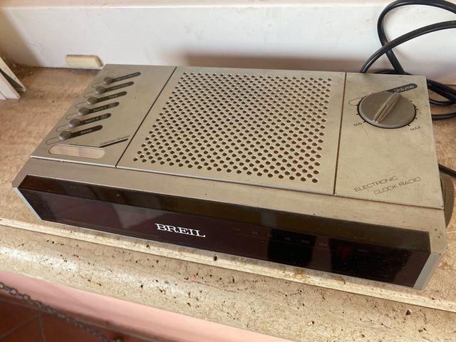 Despertador con radio Breil vintage de los 80