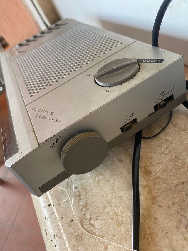 Despertador con radio Breil vintage de los 80