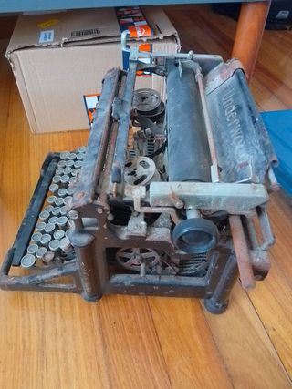 Máquina de escribir antigua Underwood