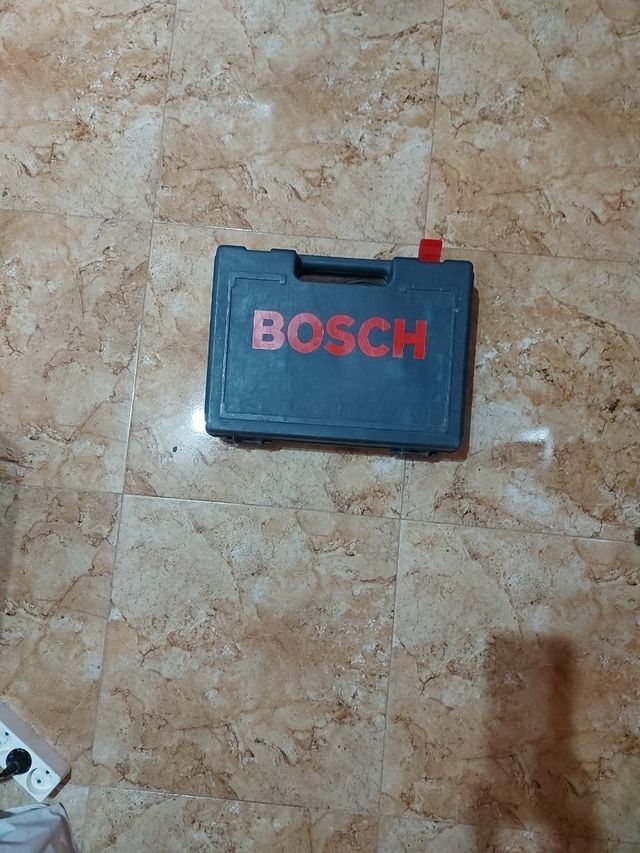 Taladro eléctrico reversible