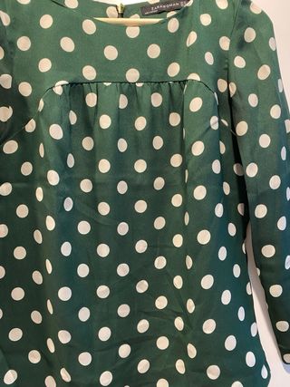 Blusa verde con lunares 