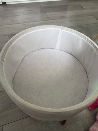 Due sgabelli/poltroncine con spazio di archiviazione