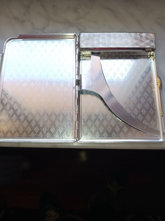 Accendino e custodia