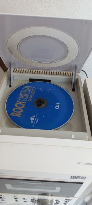 CADENA DE MUSICA MEDION MD8094 RADIO CD CASETE MP3