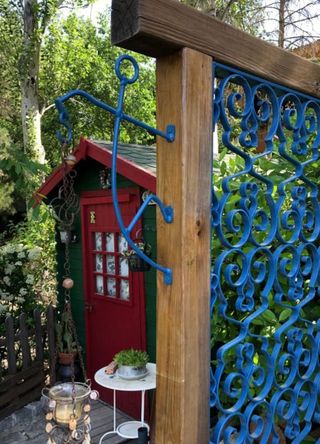 Soporte macetas iluminación jardín