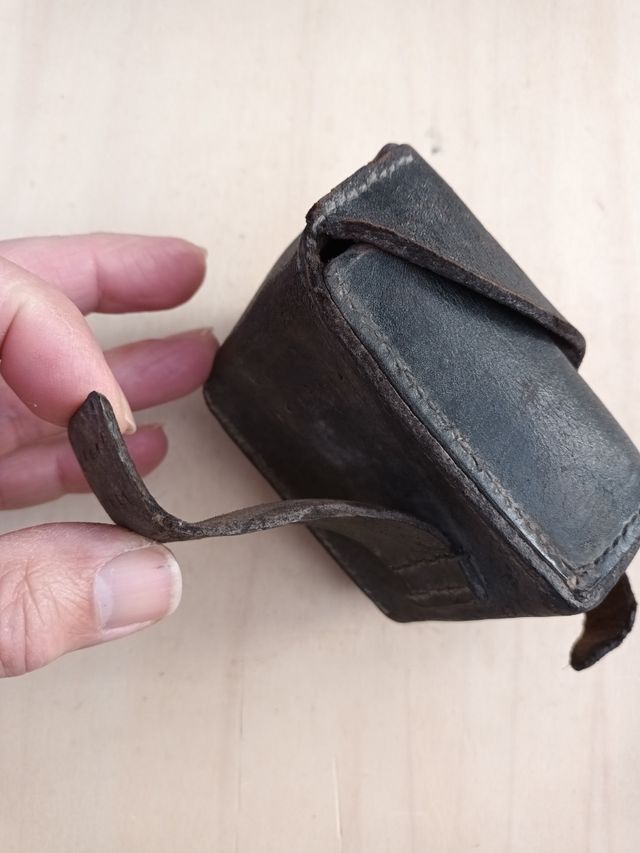 Pequeña cartuchera militar.