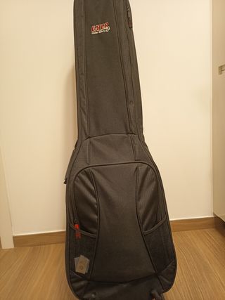 Bajo Eléctrico Yamaha BB235 màs Gator GB-4G-BASS