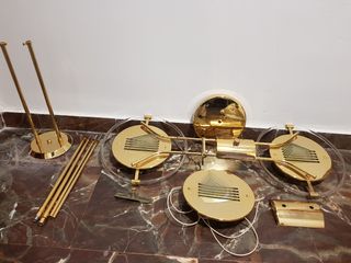 Lámparas doradas de techo con apliques de aluminio