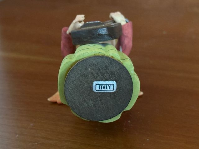 Angelito policromado con guitarra vintage