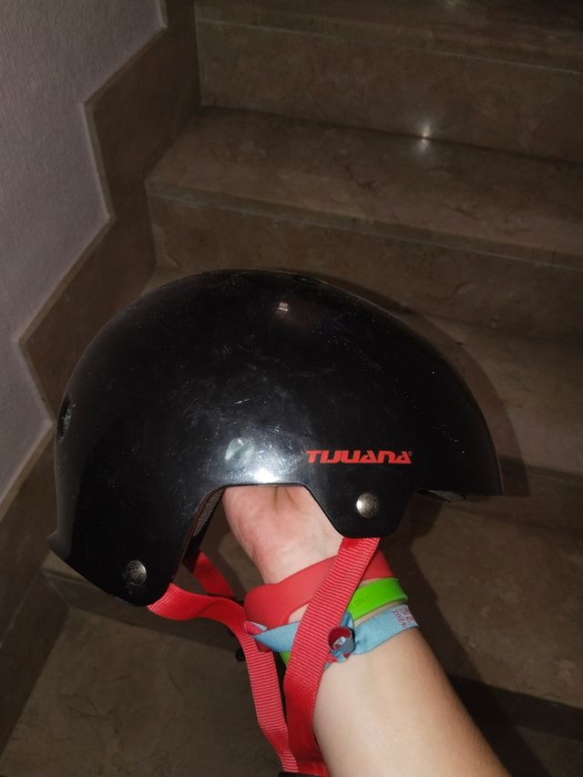CASCO PARA BICI Y PATINETE