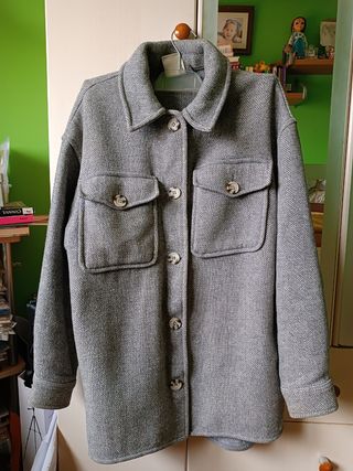 Chamarra oversize gris