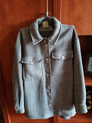 Chamarra oversize gris