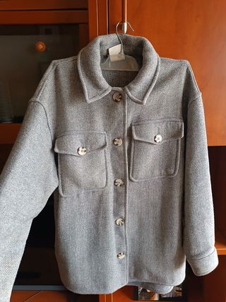 Chamarra oversize gris