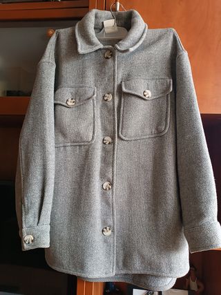 Chamarra oversize gris