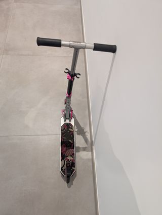 Patinete Decathlon Oxelo Play5 con suspensión rosa