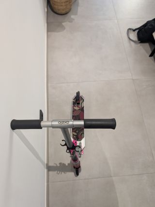 Patinete Decathlon Oxelo Play5 con suspensión rosa