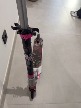 Patinete Decathlon Oxelo Play5 con suspensión rosa
