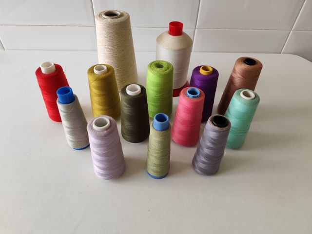 Bobinas de hilo para coser