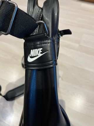 Maletín NIKE