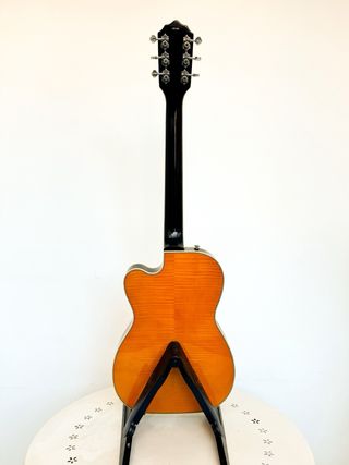 Guitarra Airline Tuxedo