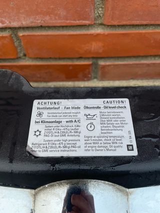 Opel Astra H Rejilla superior del radiador 