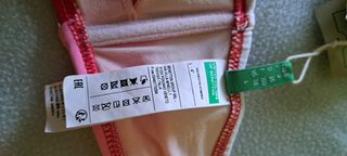 Nuevo con etiqueta Benetton Parte superior bikini