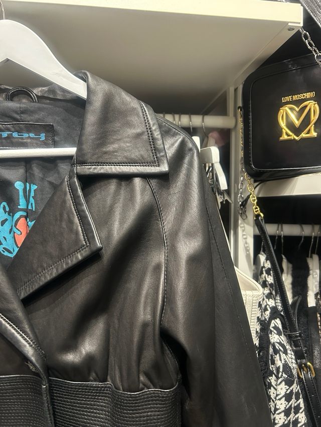 Chaqueta negra piel peletería