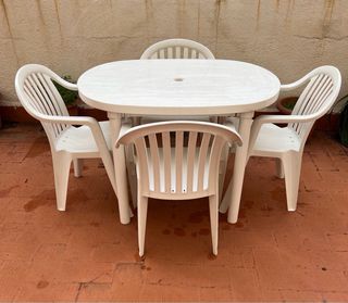 Grosfillex. Conjunto muebles jardín mesa y sillas 