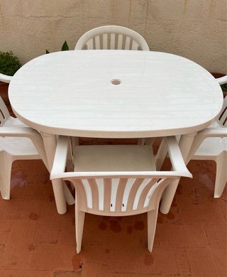 Grosfillex. Conjunto muebles jardín mesa y sillas 