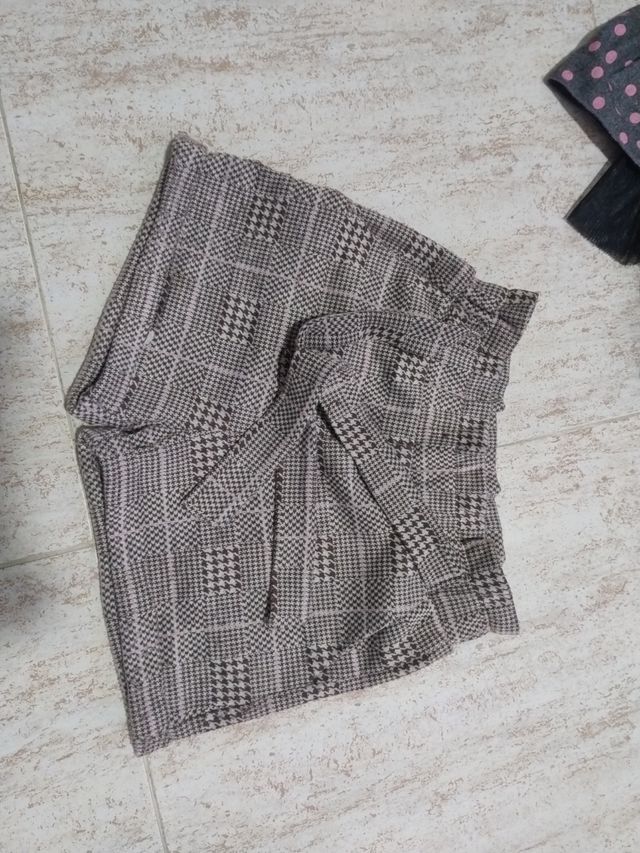 Lote 6 faldas y 1 pantalón niña