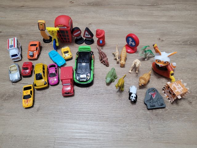 Lote coches y dinosaurios