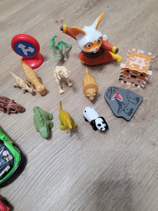 Lote coches y dinosaurios