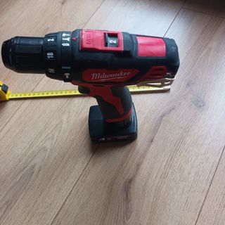 Taladro Milwaukee M12 BPD
