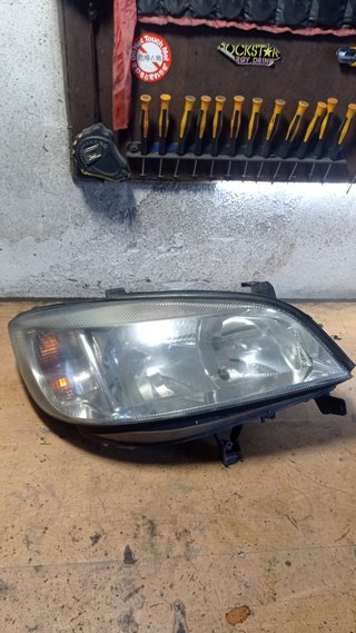 Faros Opel zafira A