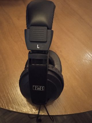 Auriculares TnB para TV cable largo