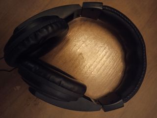 Auriculares TnB para TV cable largo