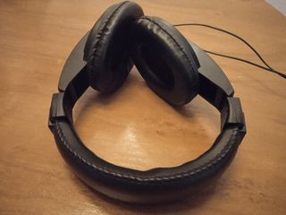 Auriculares TnB para TV cable largo