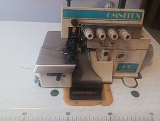 Maquina de coser rematadora