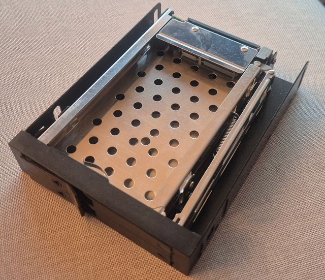 Caja interna 3.5" para 2 discos SATA 2.5"