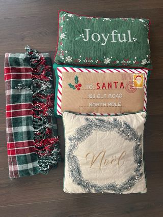 almohada y colcha navideñas