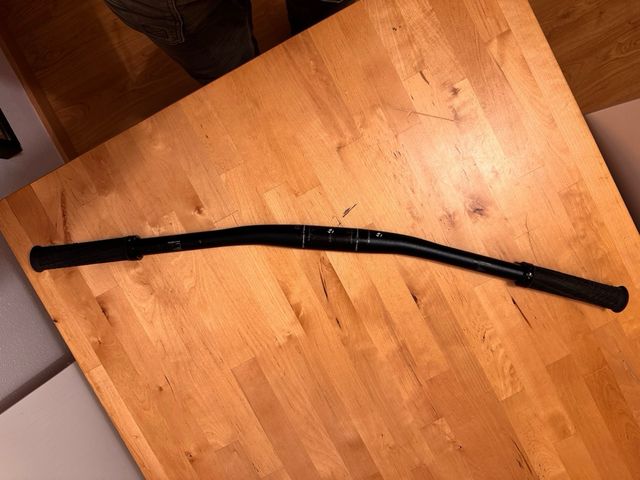 Manillar 31.8  750mm bontrager mas puños