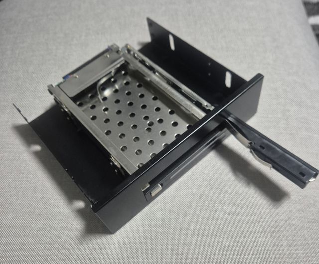 Caja interna 5.25" 2 discos SATA 2.5"