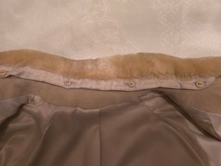 Abrigo beige de lana virgen