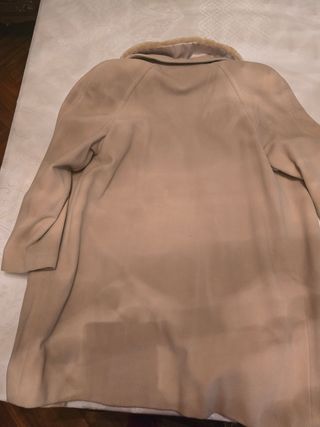 Abrigo beige de lana virgen