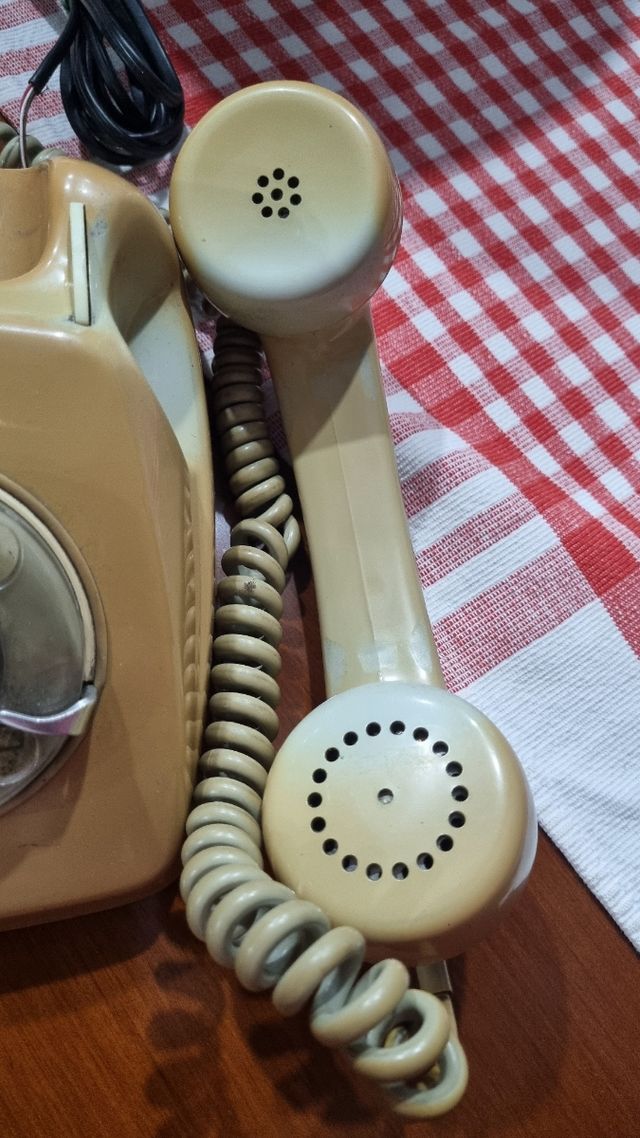 TELÉFONO ANTIGUO
