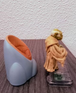 Yoda with Jedi Council Chair. Star Wars. Hasbro.