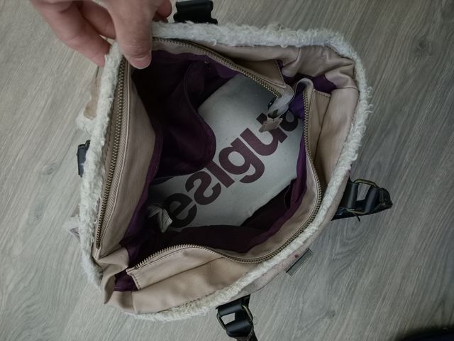 Bolso desigual beige