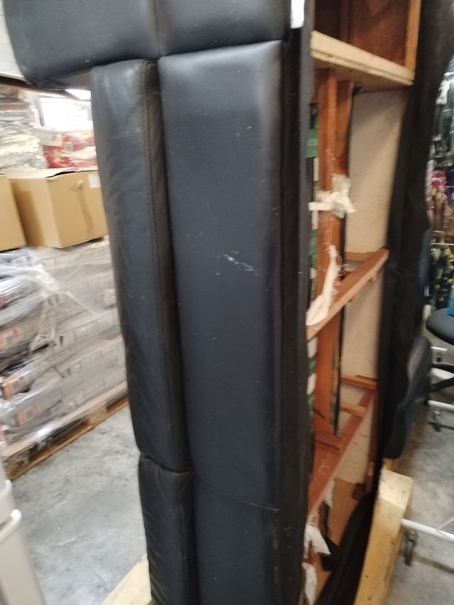 Sofa de piel color negro