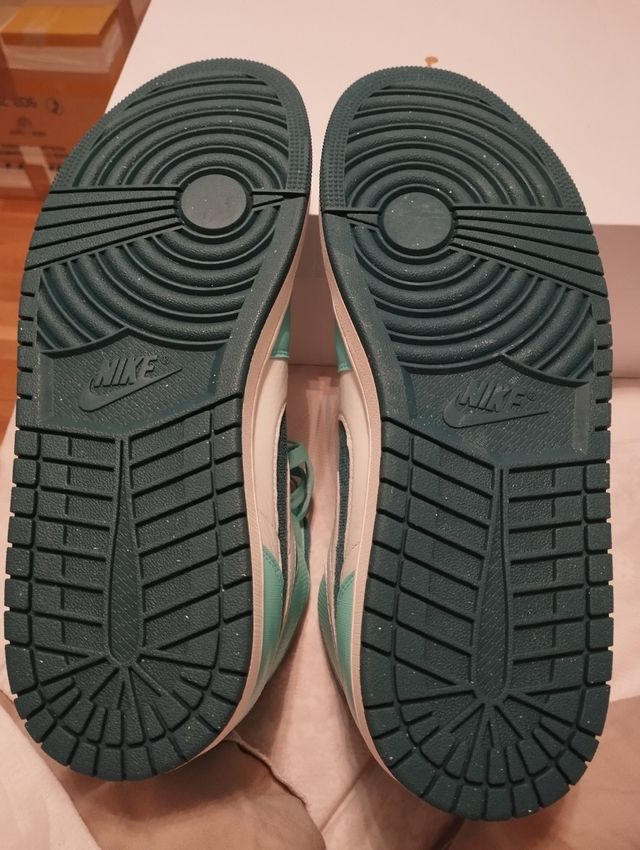 Botas AIR JORDAN 1Mid Se ORIGINALES NUEVAS