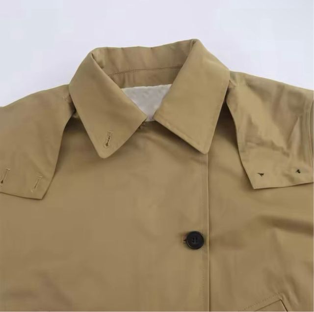 Cazadora corta de moda tipo cortavientos talla S